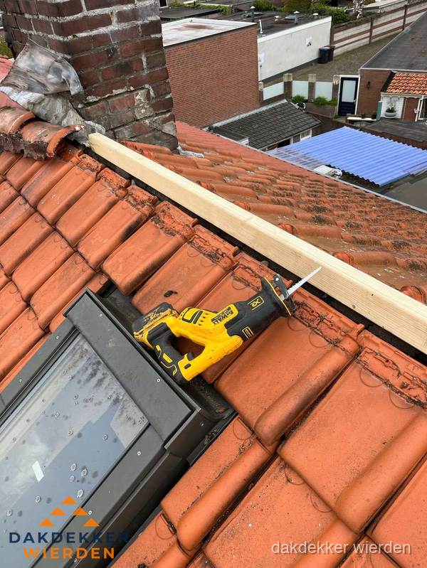 Kosten dak vervangen: werkzaamheden aan pannendak in Wierden Kosten dak vervangen: werkzaamheden aan pannendak in Wierden