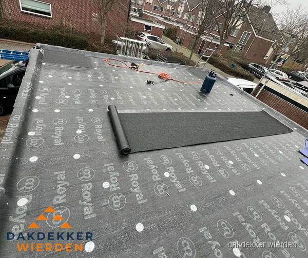 Dakrenovatie plat dak met bitumen dakbedekking in Wierden Dakrenovatie plat dak met bitumen dakbedekking in Wierden