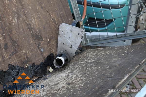Dakdekkers gasbrander voor bitumen werkzaamheden in Wierden Dakdekkers gasbrander voor bitumen werkzaamheden in Wierden