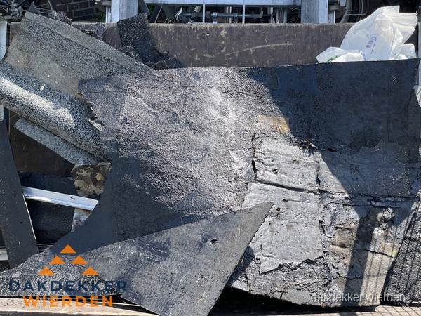 Kosten dakrenovatie: afvoer oud dakmateriaal in Wierden Kosten dakrenovatie: afvoer oud dakmateriaal in Wierden