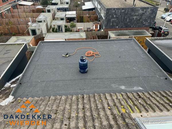Dakrenovatie afgerond met nieuwe bitumen dakbedekking in Wierden